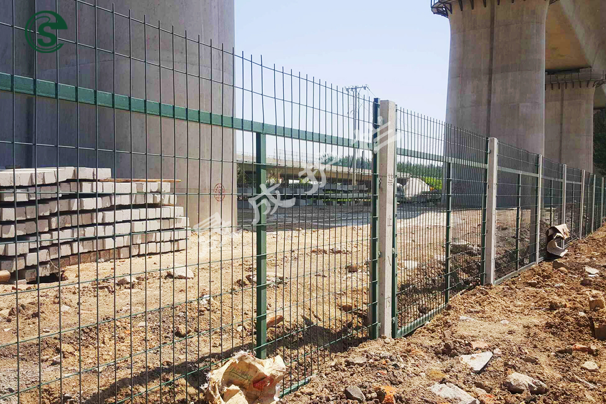 铁路隔离栅（详情）2.jpg