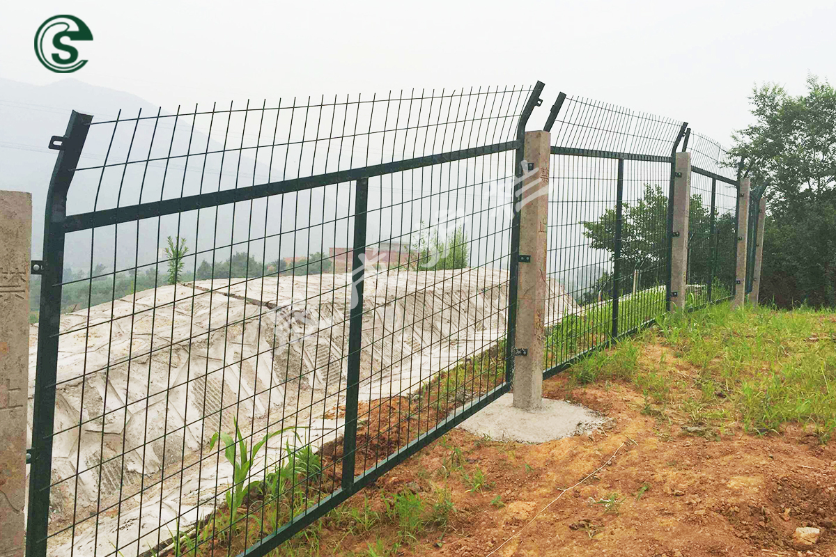 铁路隔离栅（详情）14.jpg